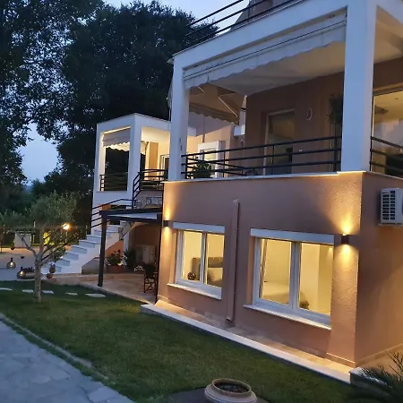 Dioni Luxury House *