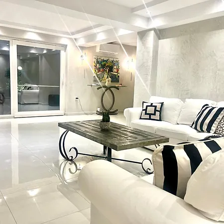 Dioni Luxury House Holiday home
