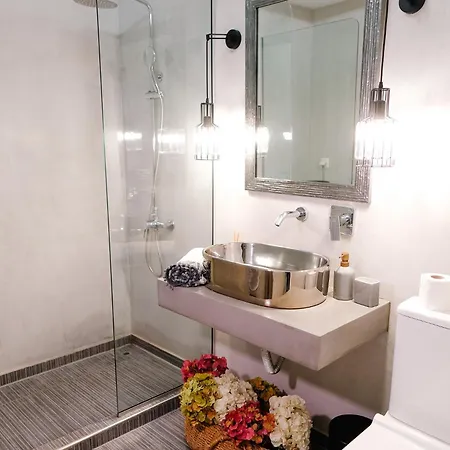 Dioni Luxury House *