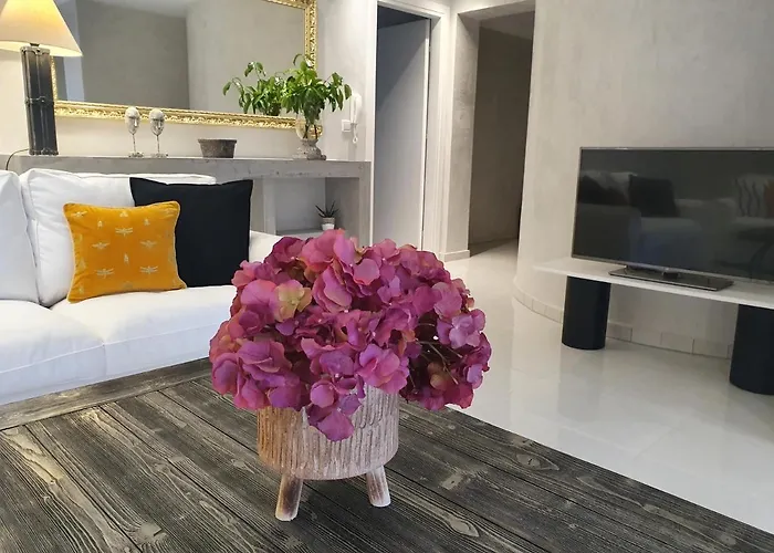 Dioni Luxury House *